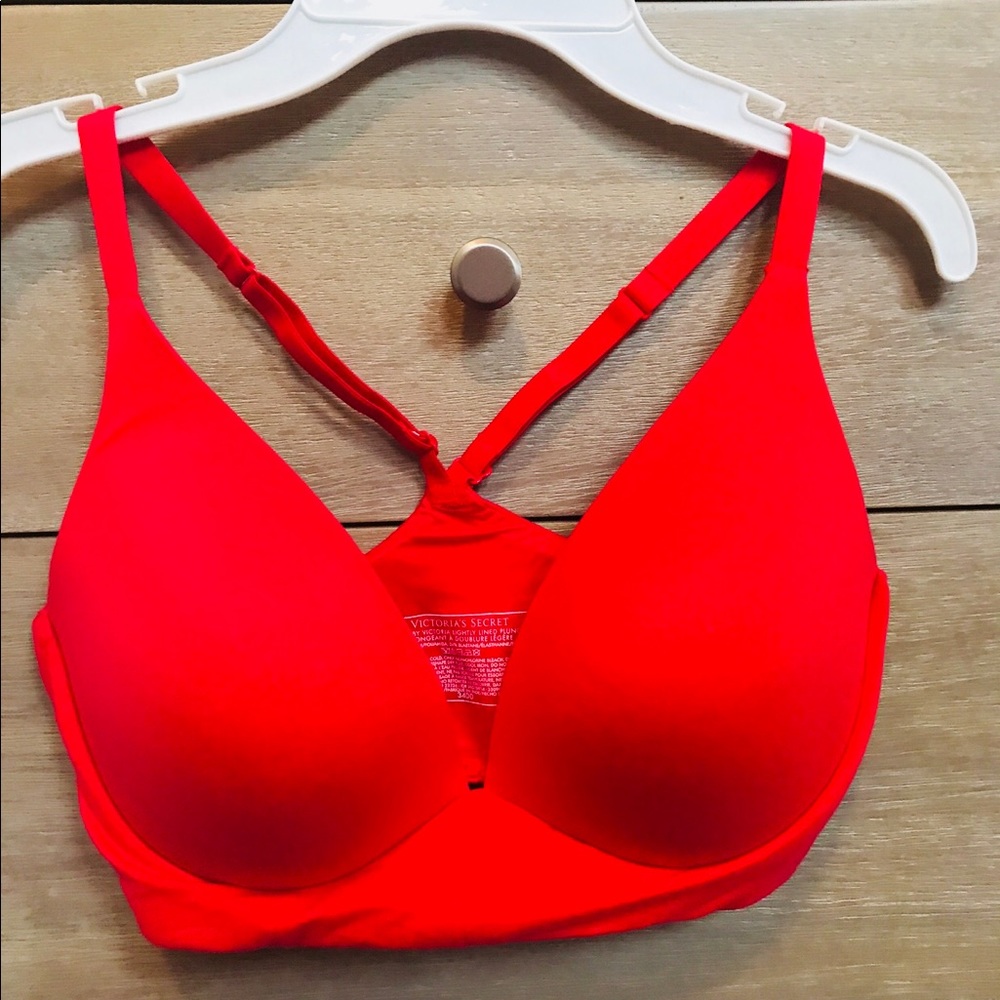 Victoria Secrets bra NWOT size 34DD 💥Today Only💥